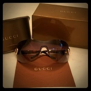 Gucci Women's Brown Tortoise Shield Heart Sunglass